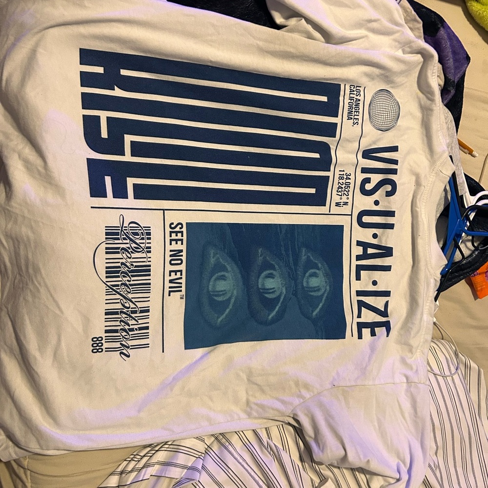 Pacsun White Graphic T-Shirt with Blue Design